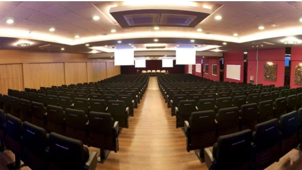 Foto de Evenia Olympic Resort  y Palacio de Congresos 13