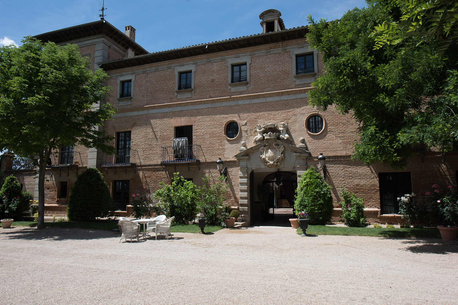 Fachada principal del Palacio de Aldovea