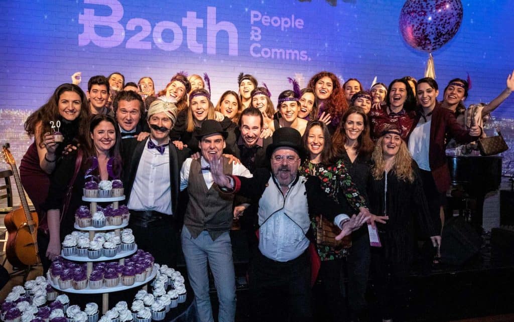 Imagen de Both People & Comms