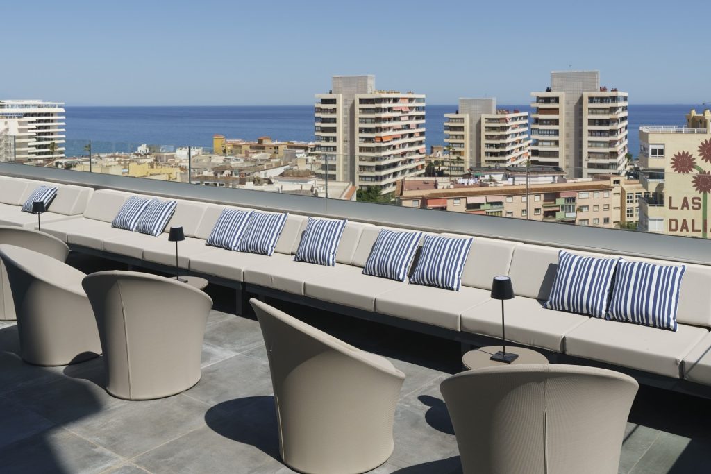 El hotel AluaSoul Costa Málaga estrena sky bar y sala para eventos
