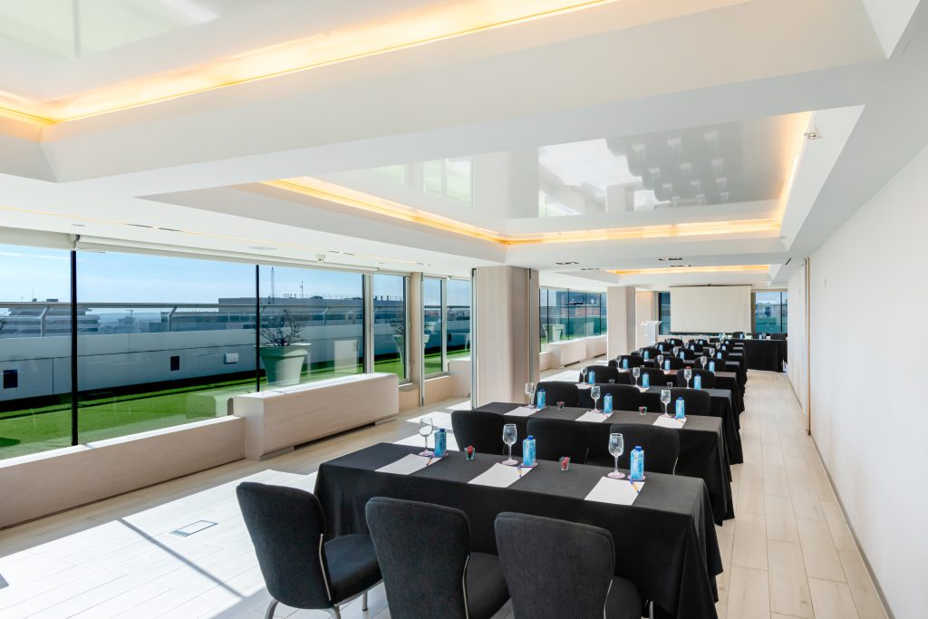 Crowne Plaza Madrid Centre Retiro, Índigo Barcelona Gran Vía Plaza d España en proceso de renova