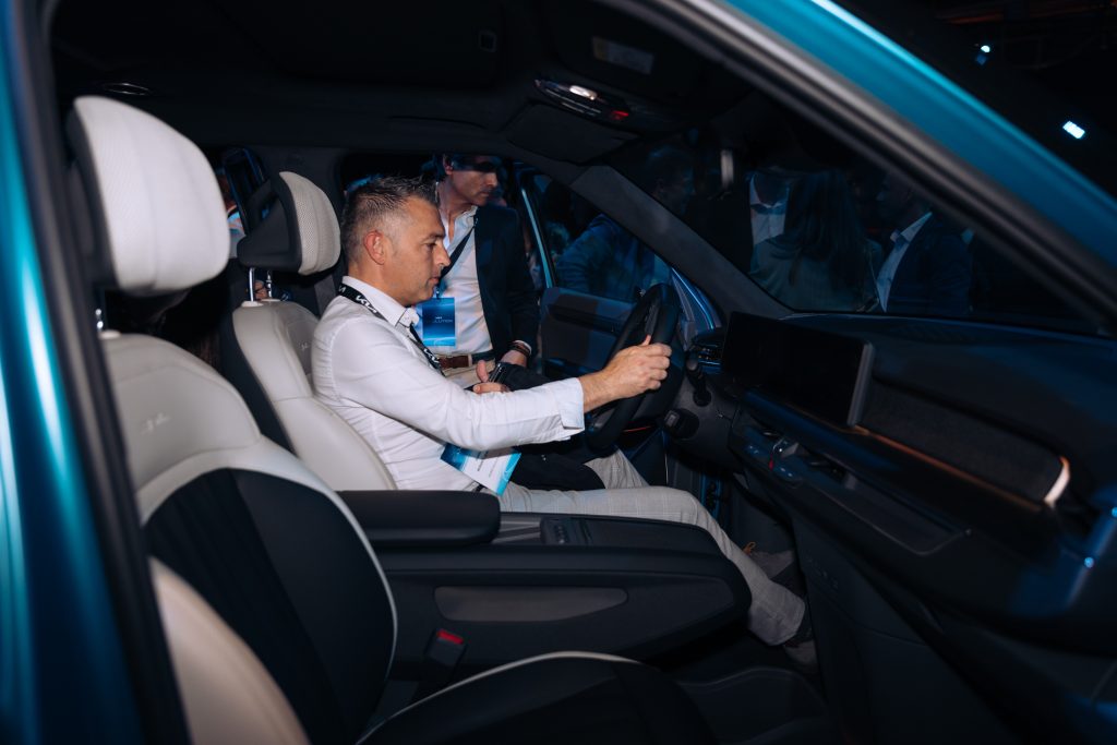 KIA EVolution', un encuentro “futurista” para presentar el nuevo modelo EV9