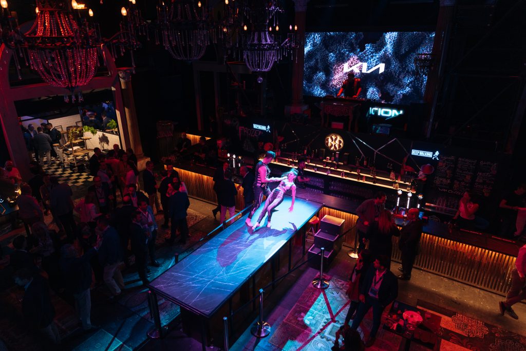 KIA EVolution', un encuentro “futurista” para presentar el nuevo modelo EV9