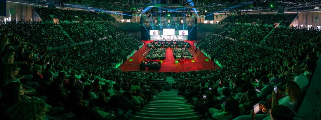 Drones y un show de baile en la convención de Herbalife para 6.000 personas