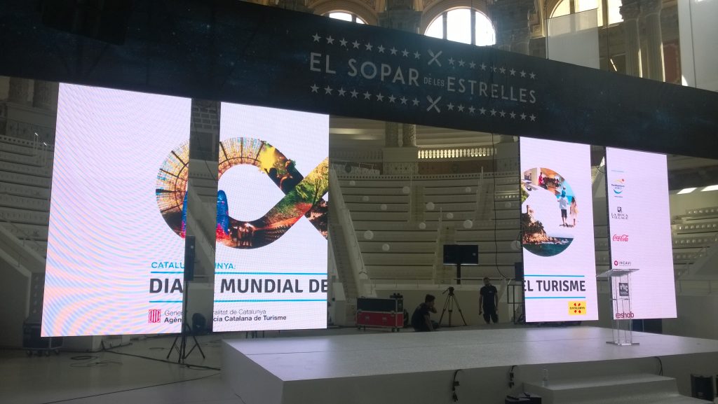 Bail Out lanza las Ícaro Sreens, las pantallas que no tocan el suelo