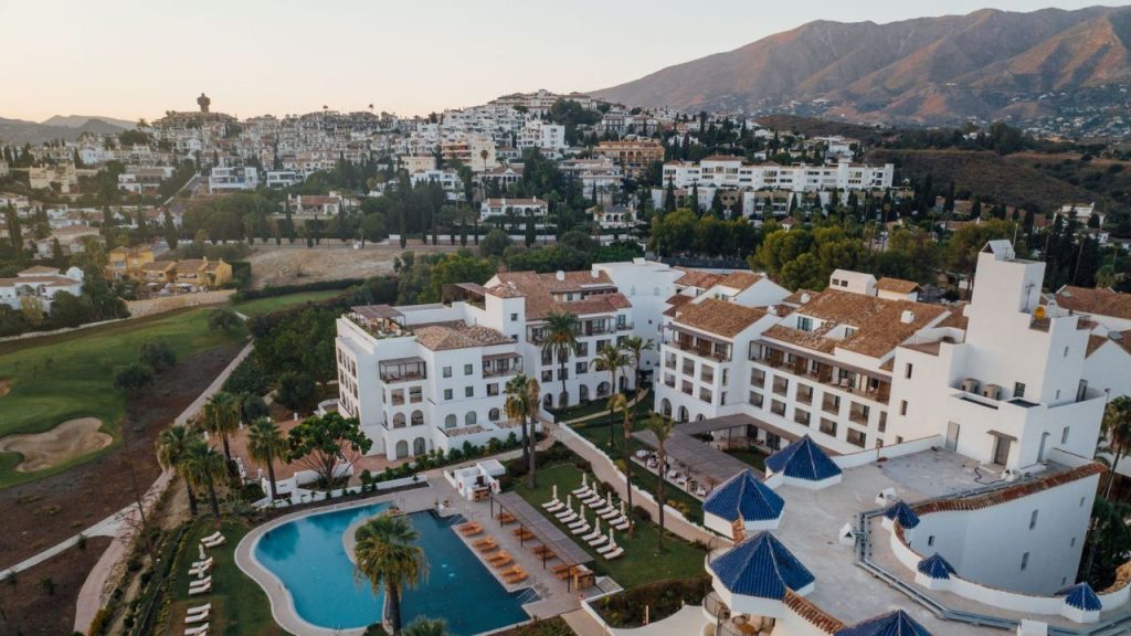 Photo of Hotel La Zambra Resort 1