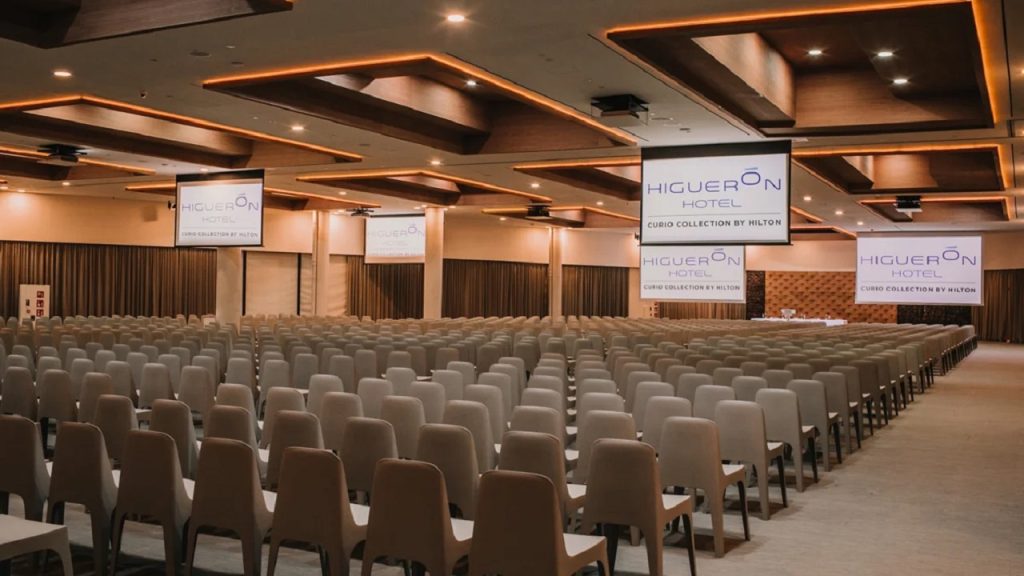 Foto de Higueron Hotel Curio Collection by Hilton 1