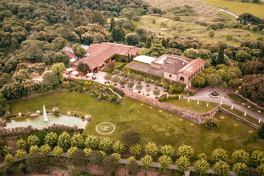 Descubre Mas de Sant Lleí, un espacio exclusivo para eventos sostenibles y de gran impacto.