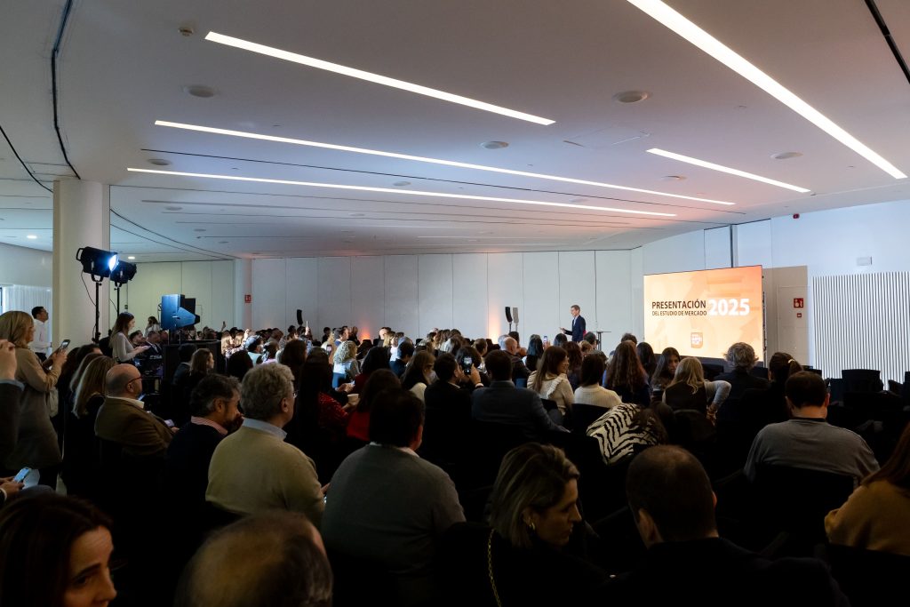 Foto de Presentación Estudio de Mercado 2025 MADRID 96
