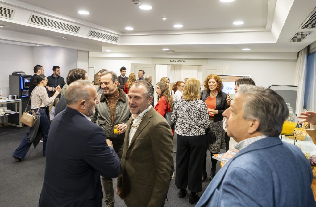 Foto de Presentación Estudio de Mercado 2025 SEVILLA 35