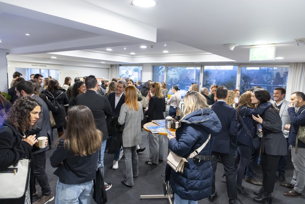 Foto de Presentación Estudio de Mercado 2025 SEVILLA 73