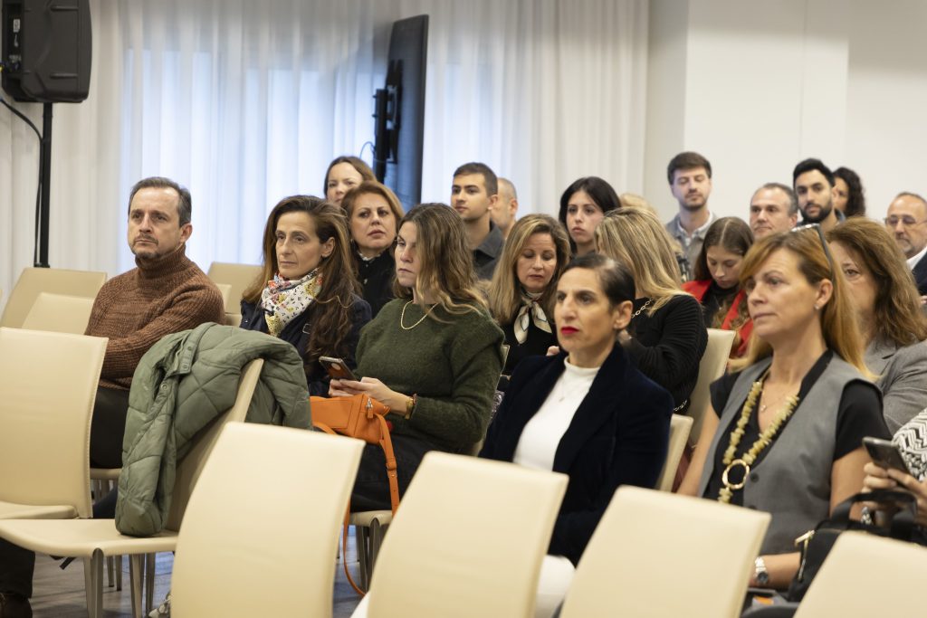 Foto de Presentación Estudio de Mercado 2025 SEVILLA 41