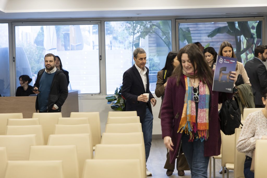 Foto de Presentación Estudio de Mercado 2025 SEVILLA 74