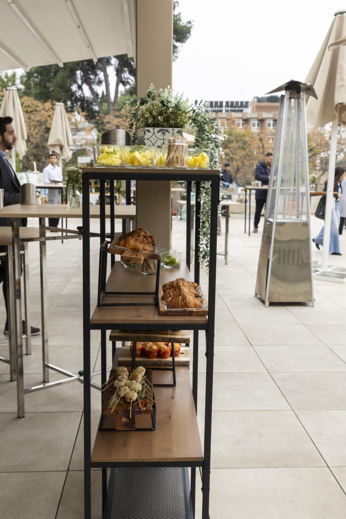 Foto de Presentación Estudio de Mercado 2025 SEVILLA 80