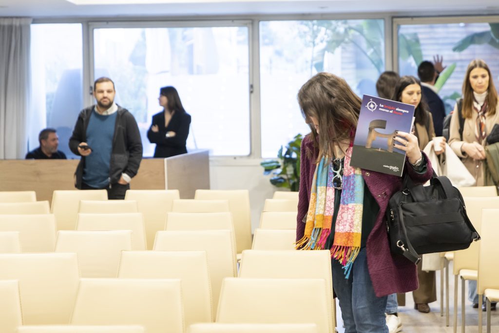 Foto de Presentación Estudio de Mercado 2025 SEVILLA 86