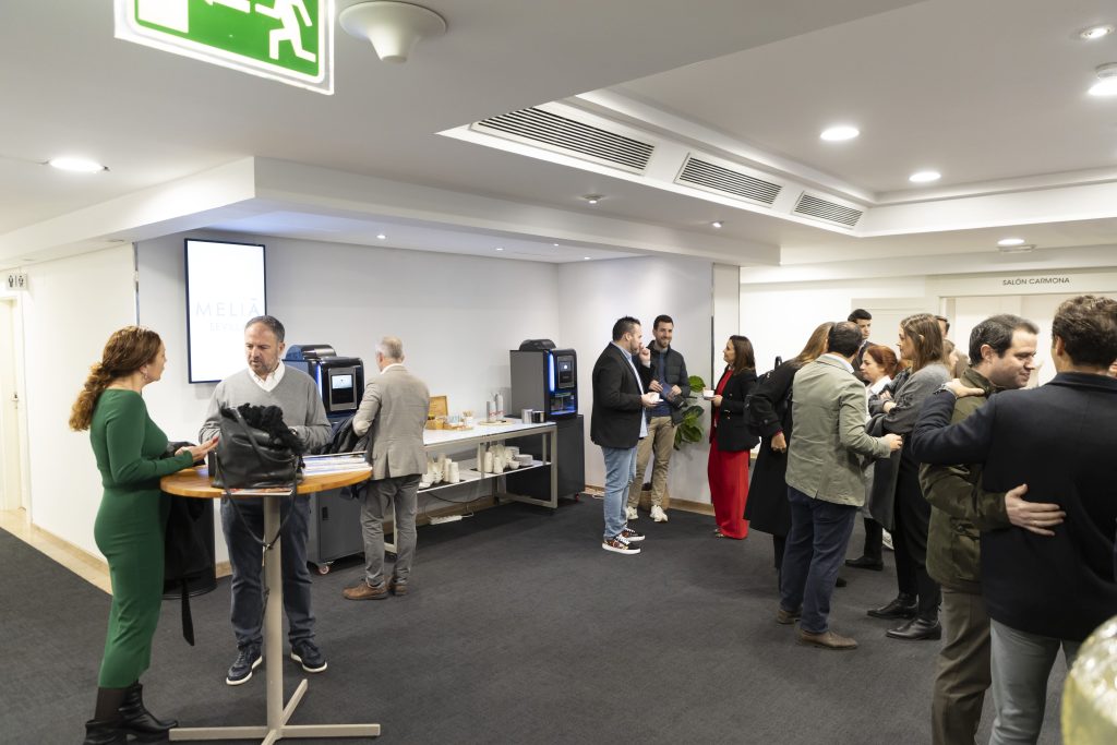 Foto de Presentación Estudio de Mercado 2025 SEVILLA 96