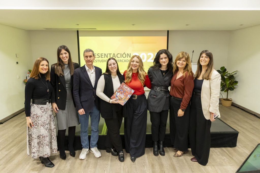 Foto de Presentación Estudio de Mercado 2025 SEVILLA 3