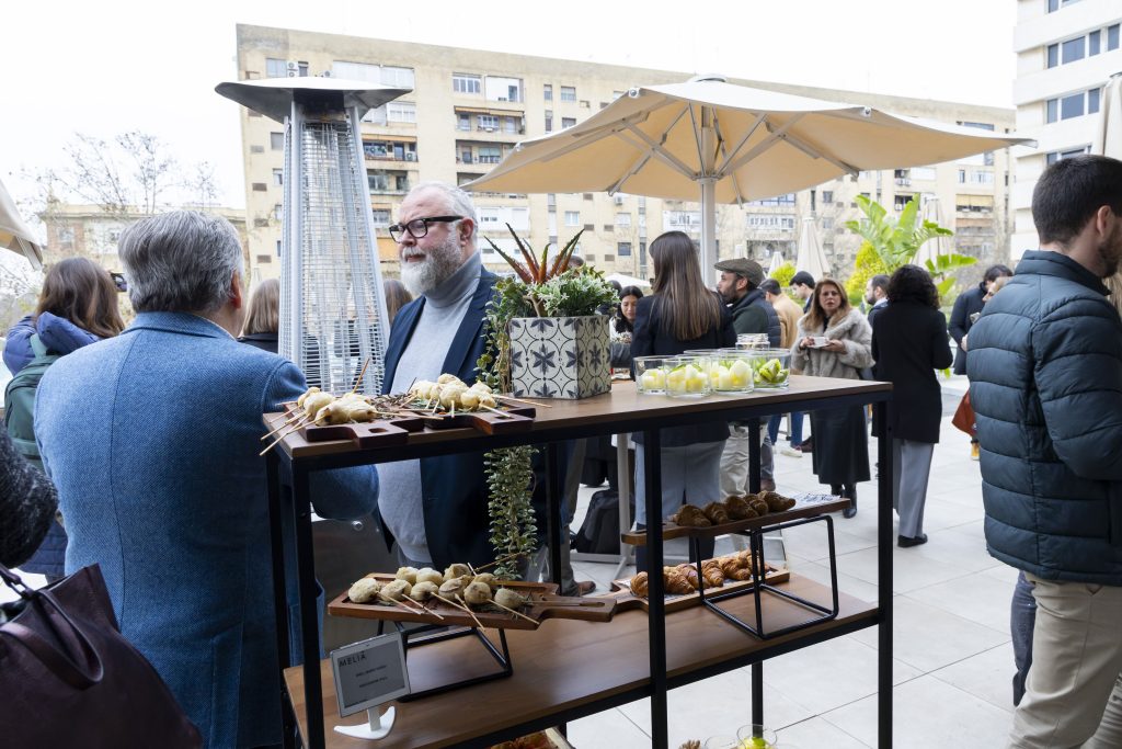 Foto de Presentación Estudio de Mercado 2025 SEVILLA 50