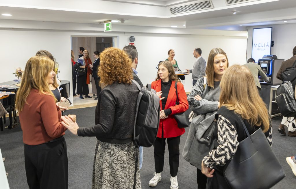 Foto de Presentación Estudio de Mercado 2025 SEVILLA 98