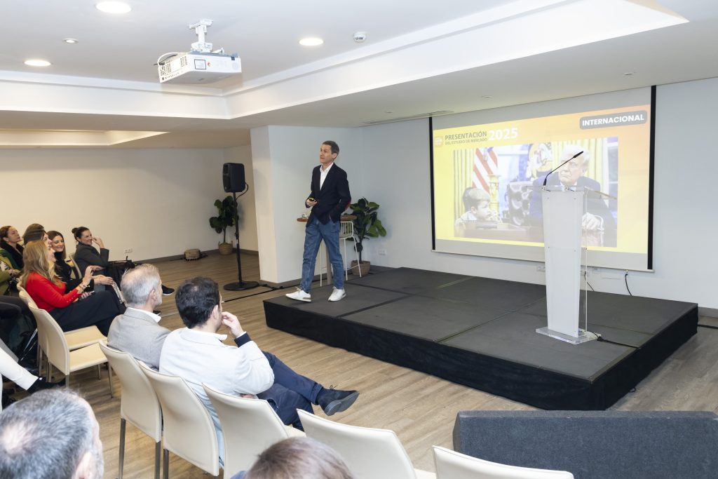 Foto de Presentación Estudio de Mercado 2025 SEVILLA 55