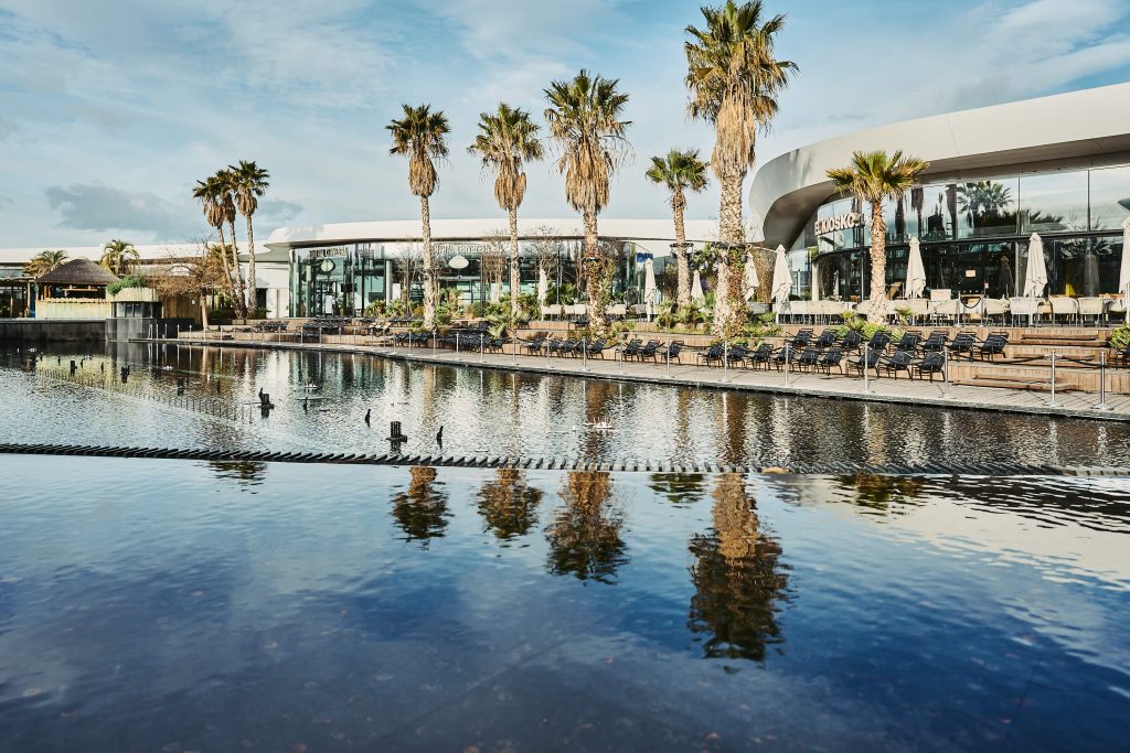 Oasiz Madrid combina videojuegos y fútbol creando una arena de juego profesional 