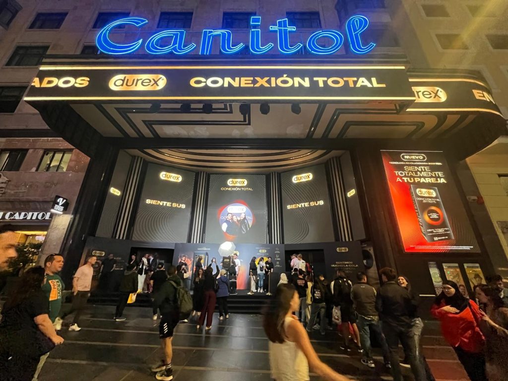 Durex sube la temperatura en Madrid con el lanzamiento de su nuevo preservativo