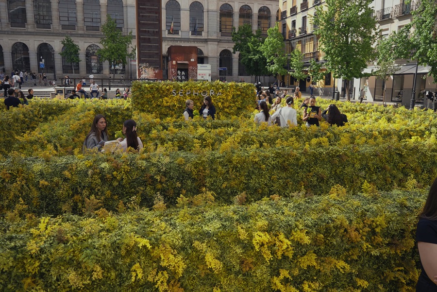 Sephora celebra el Día de la Madre 2025 con una instalación floral inmersiva en Madrid
