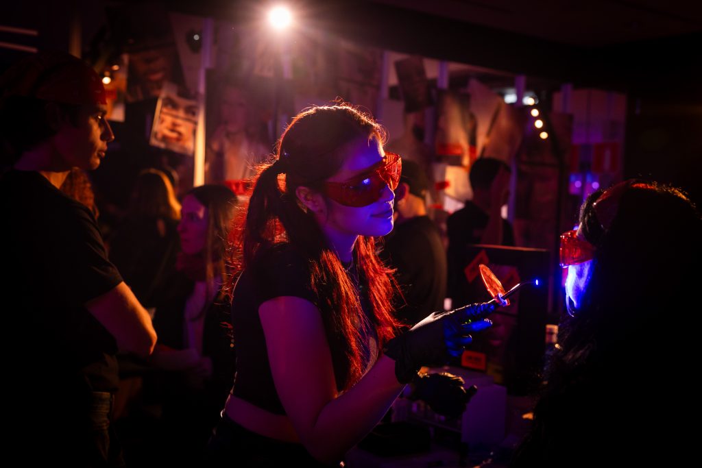 El Baúl de las Piqué nos anima a “desnudarnos” en su particular rave berlinesa para MAC