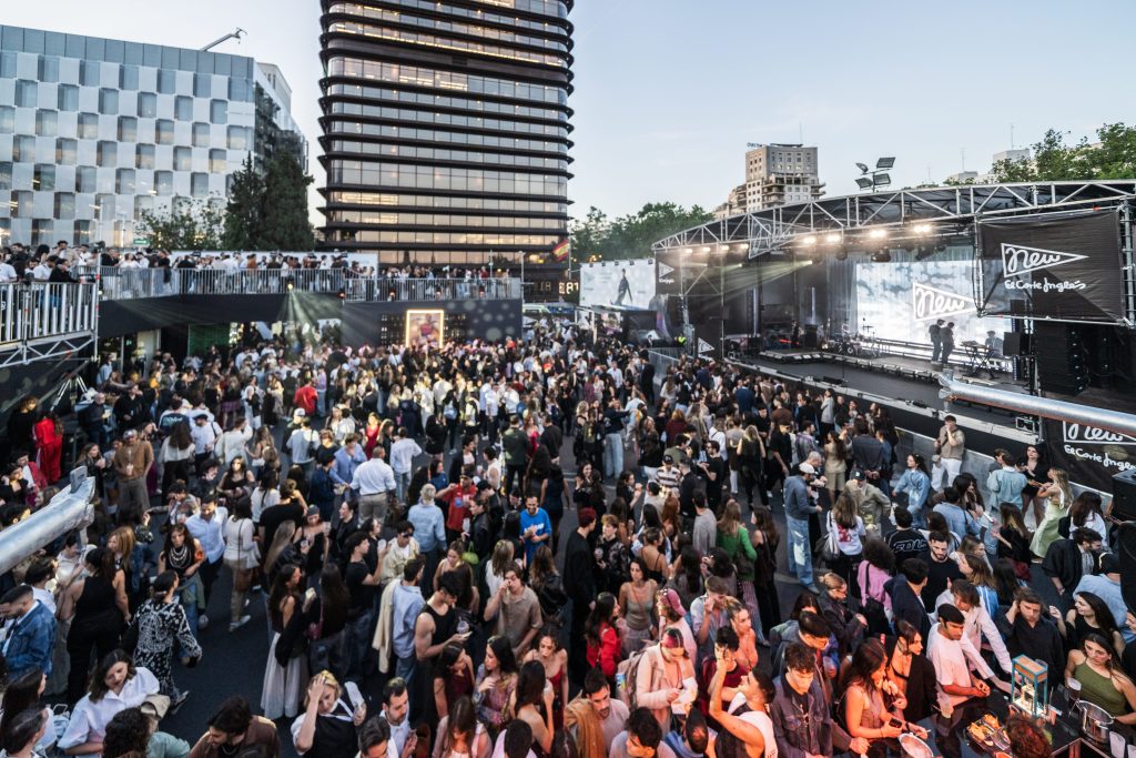 El Corte Inglés organiza un concierto exclusivo de Quevedo y Tini para la generación Z con pop up