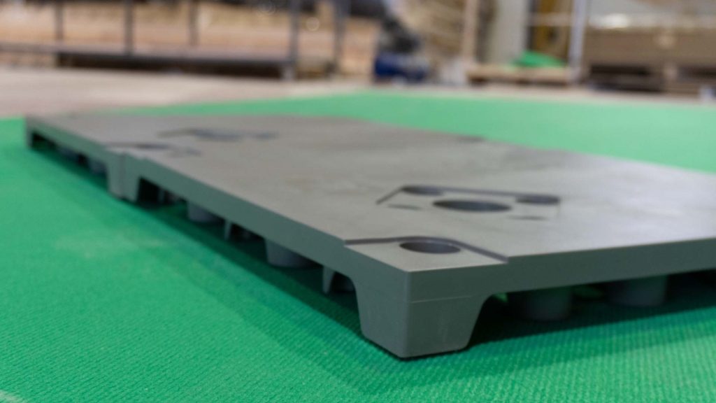 Losetas fabricadas a partir de moqueta ferial reciclada, el nuevo producto que ofrecen 4foreverythi