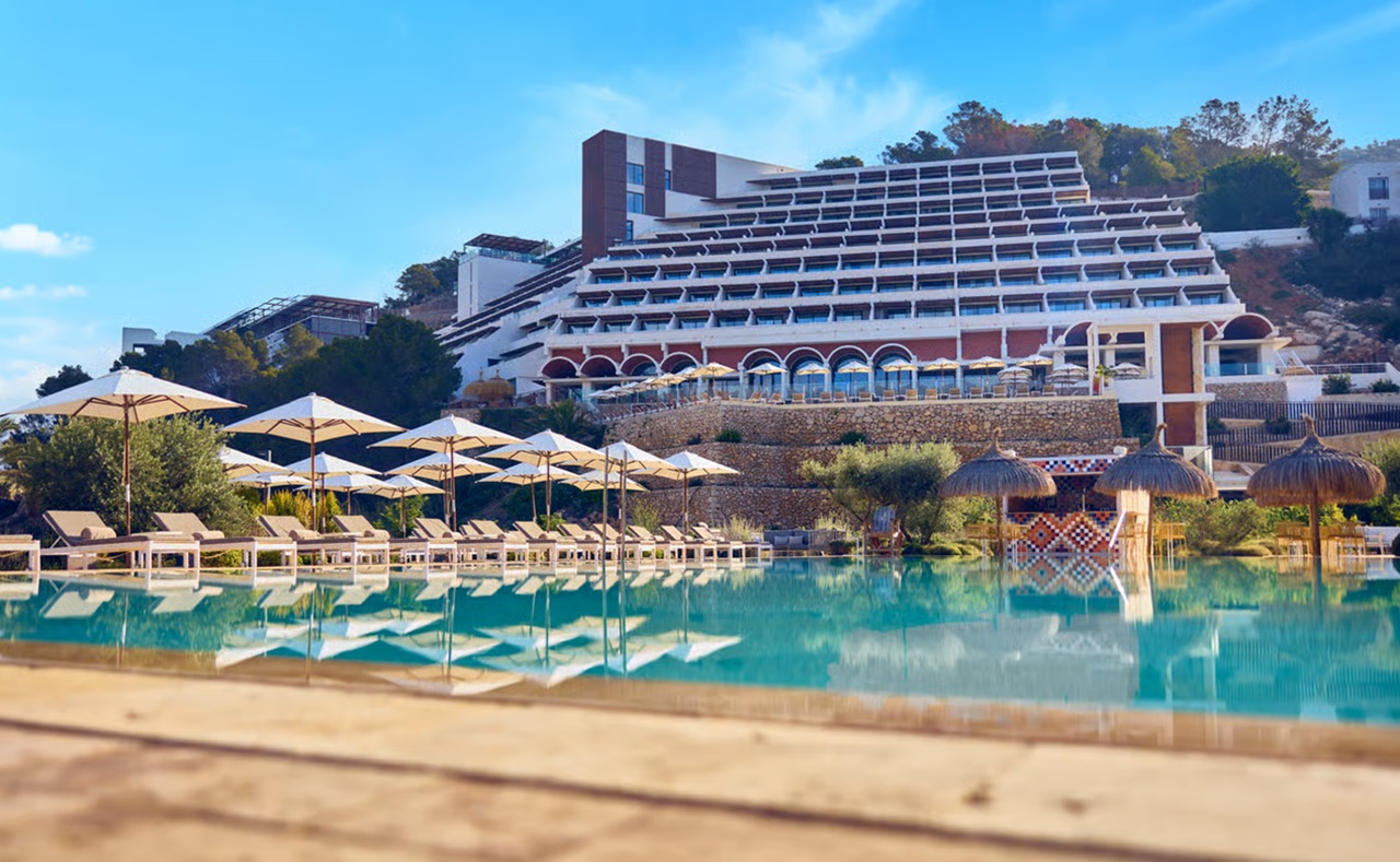 Foto de Cala San Miguel Ibiza Resort, CURIO Collection by Hilton 5