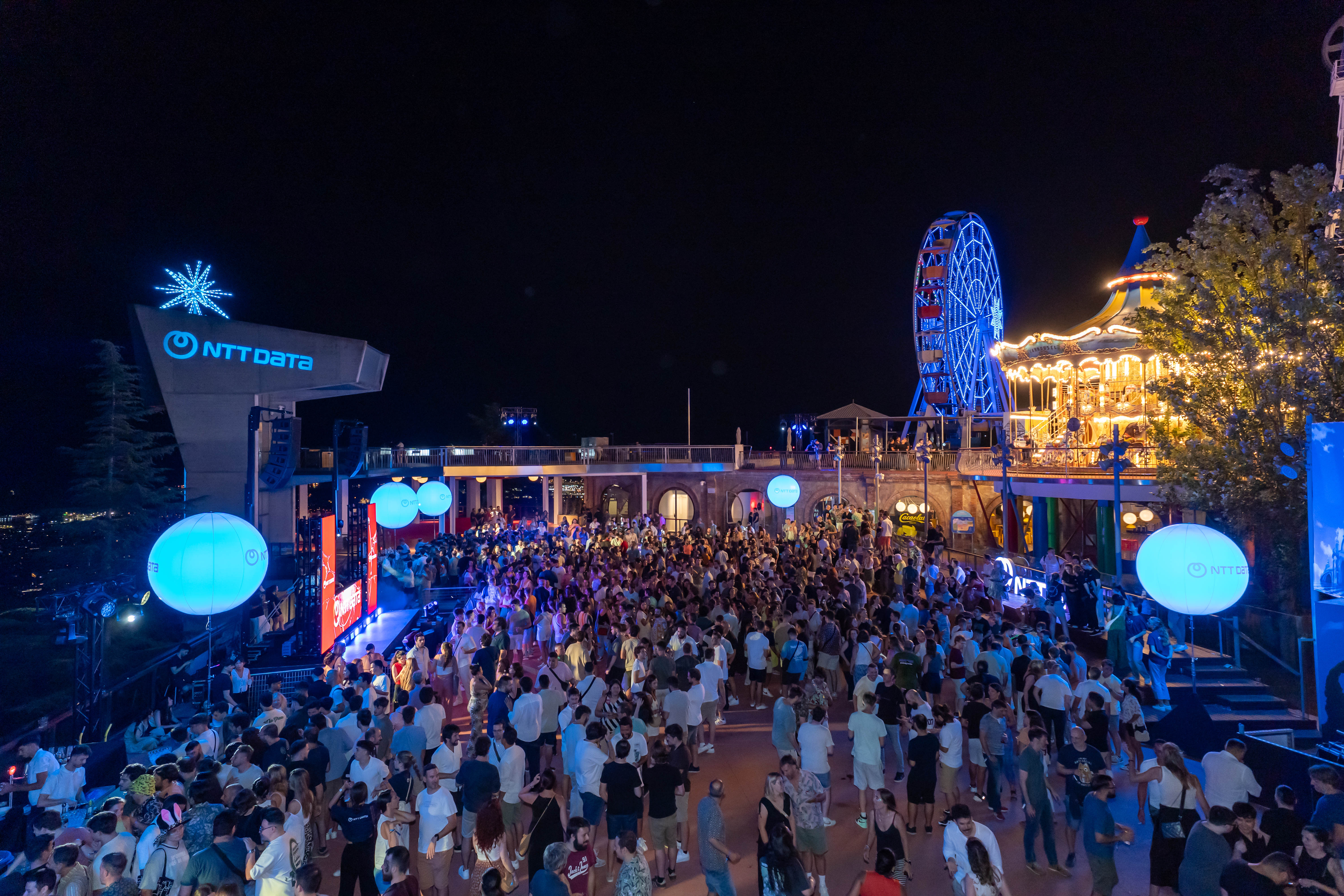 NTT DATA vuelve a confiar en MUT para una fiesta de verano inolvidable en lo más alto de Barcelona