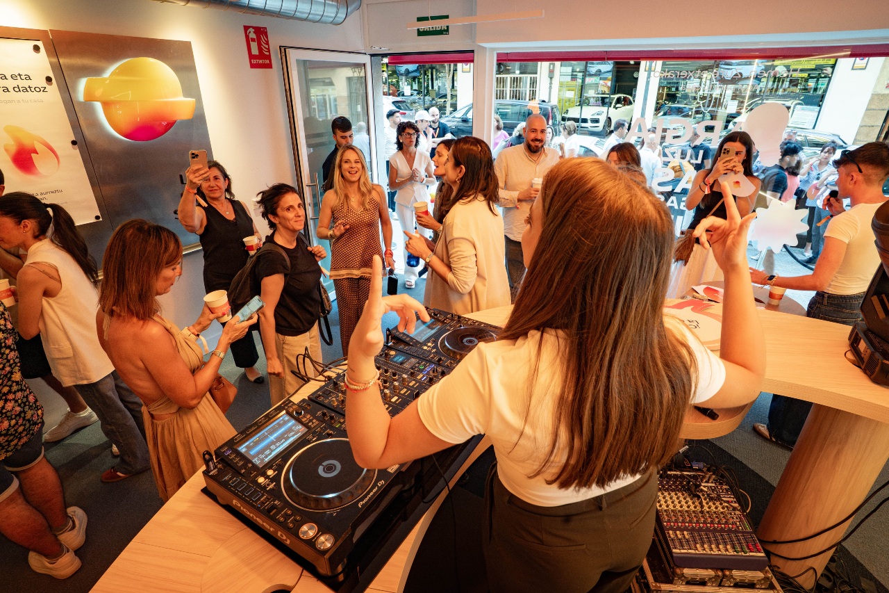 Repsol convierte sus espacios de siempre en Coffee Parties 