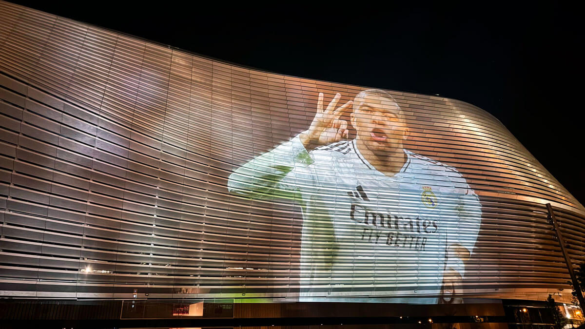 El Bernabéu se prepara para acoger mapping en su fachada