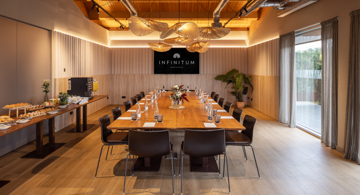 Sala Albatros: el nuevo espacio para reuniones y eventos en Infinitum Golf