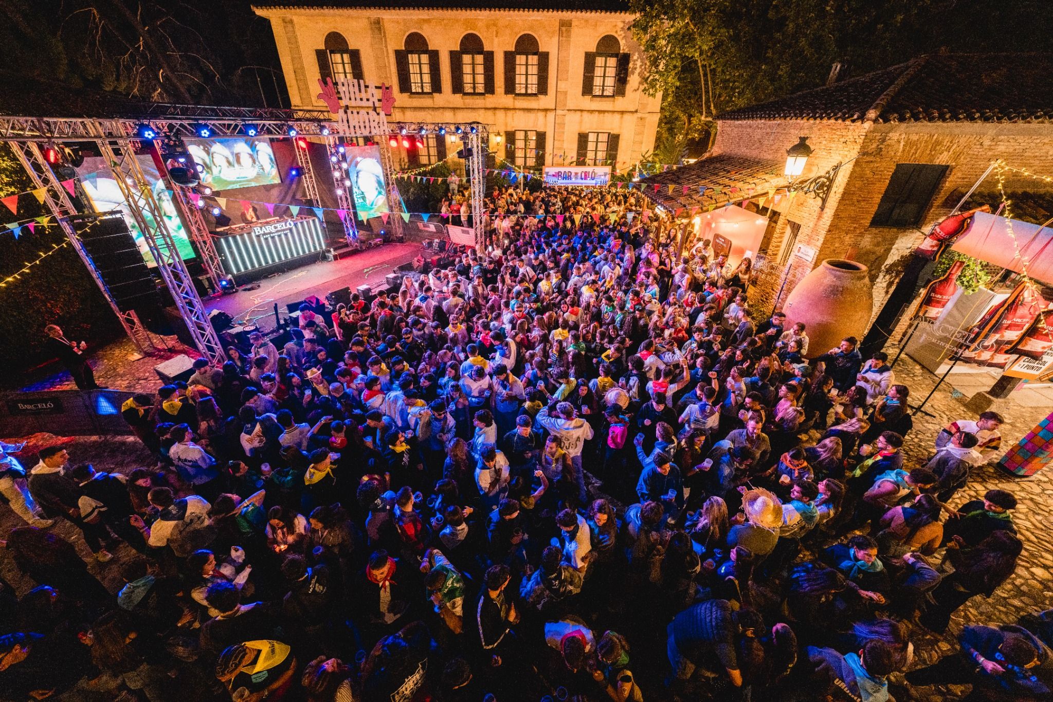 Los jóvenes prefieren las fiestas de pueblo a los festivales… Ron Barceló dixit