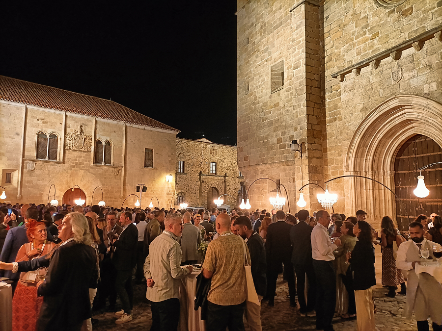 Cena en Plaza de Santa María