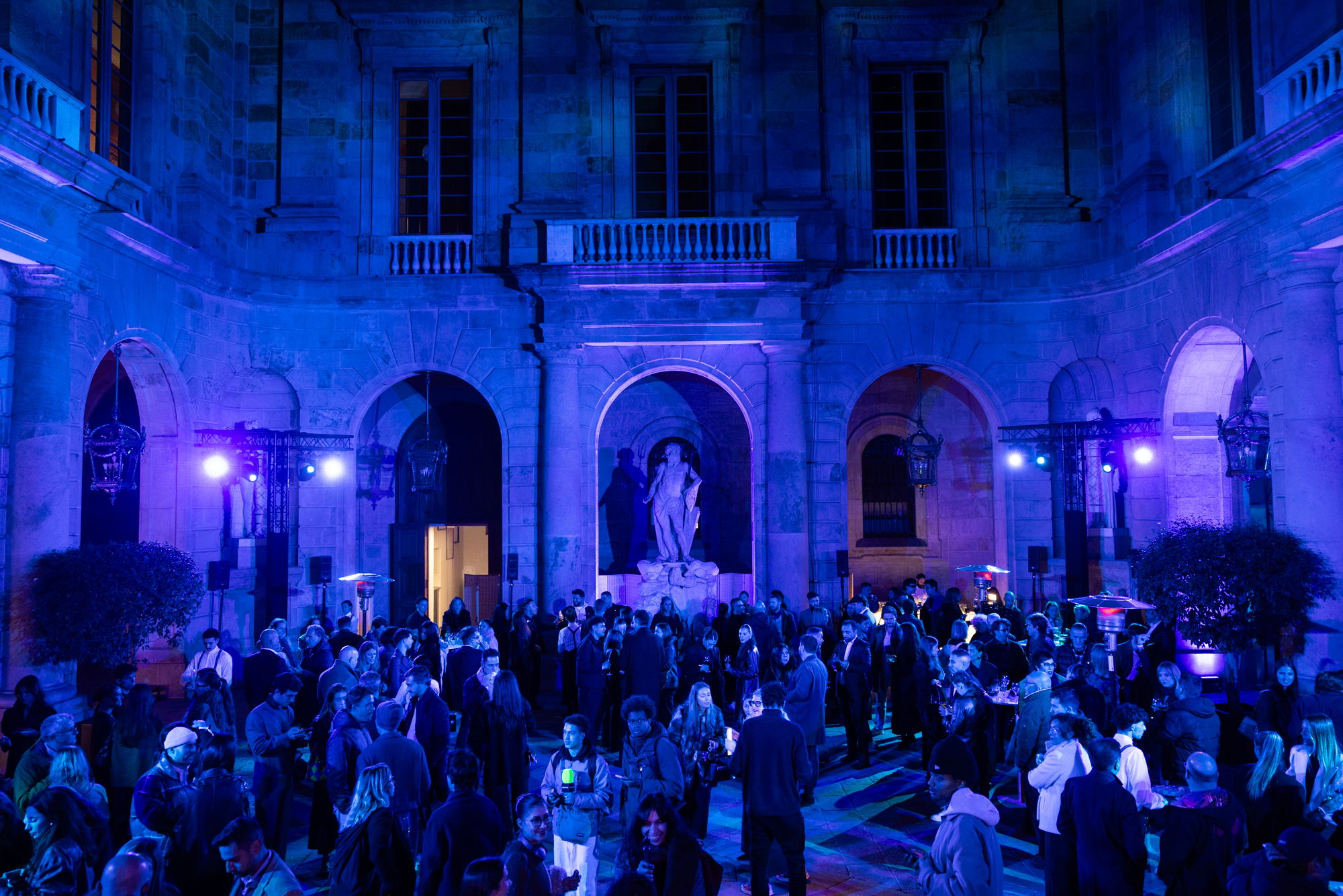 Sensación, color y magia en la presentación de Ploom Aura