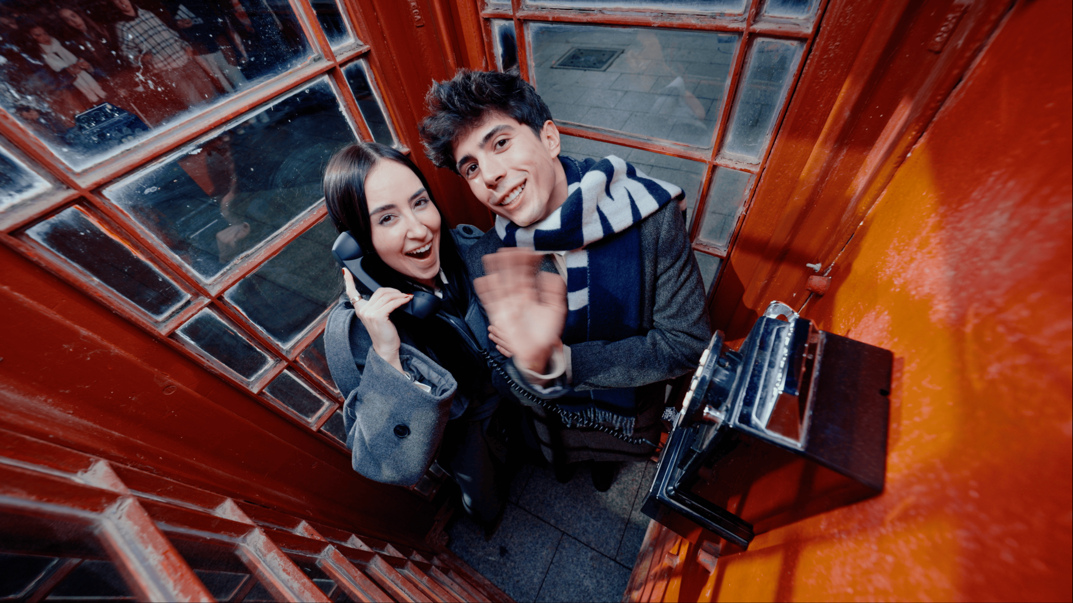 London Calling, Beefeater demuestra que los zeta sí cogen el teléfono