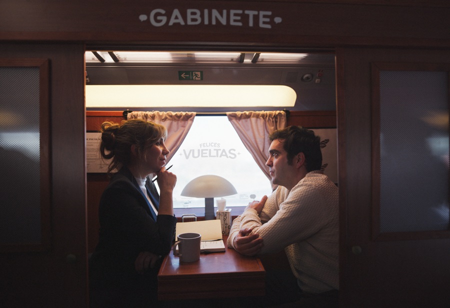 ¿Entras en pánico ante el ‘momento’ Navidad? Ouigo te acompaña en ‘ese’ viaje con Felice