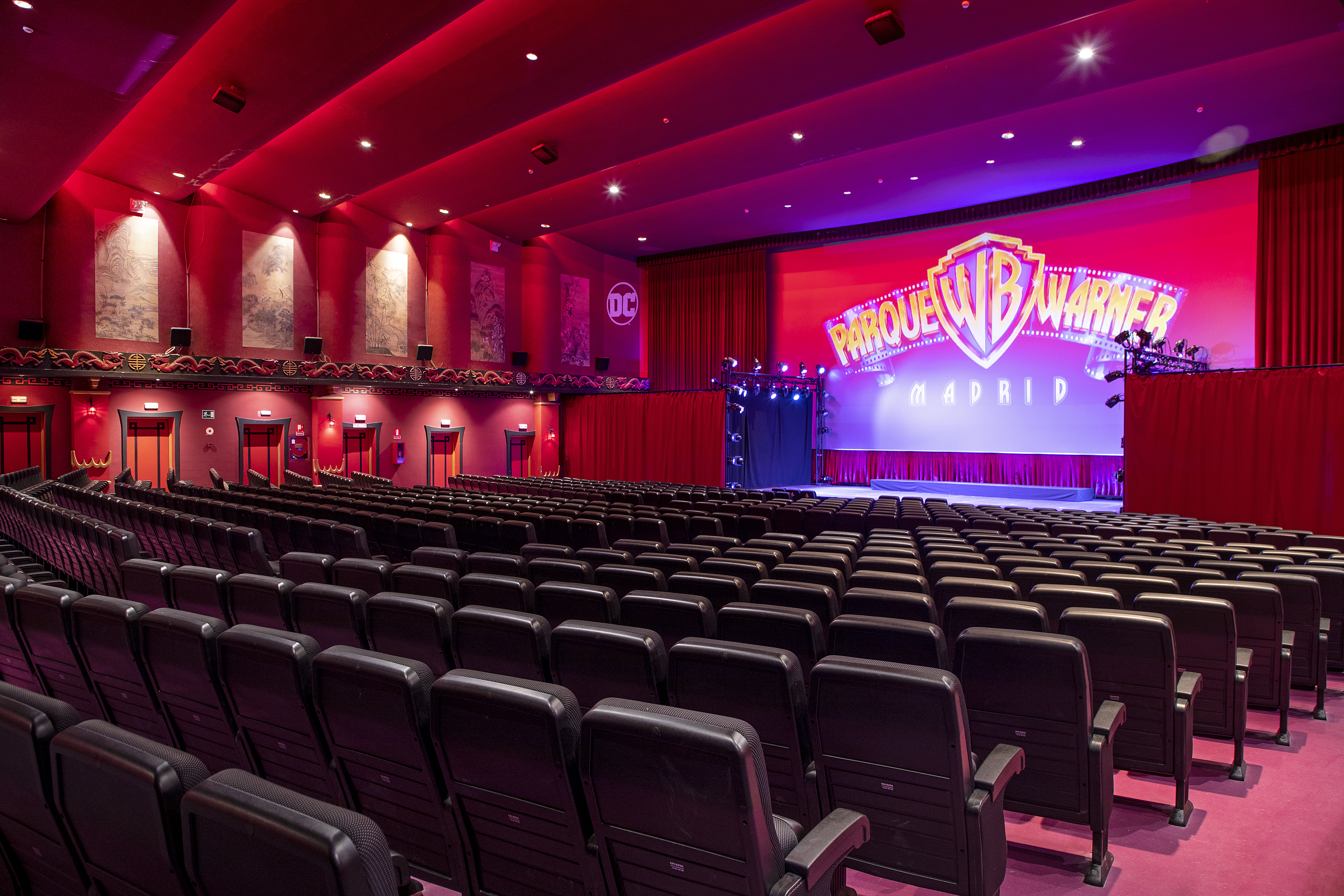 Enamora a tu equipo con experiencias únicas en los parques de atracciones y de animales