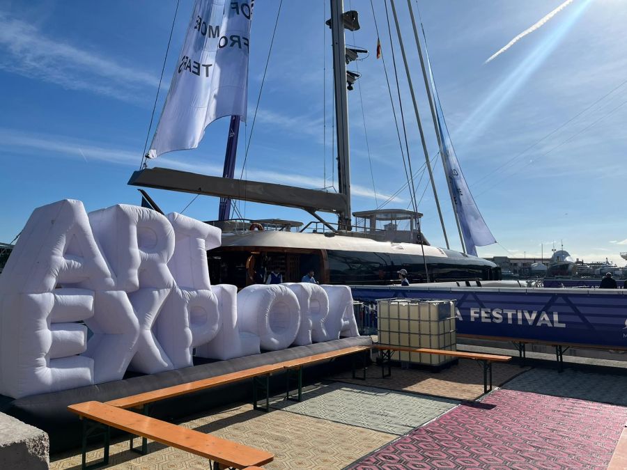 El barco museo que lleva la cultura por el Mediterráneo hace escala por primera vez en Barcelona 