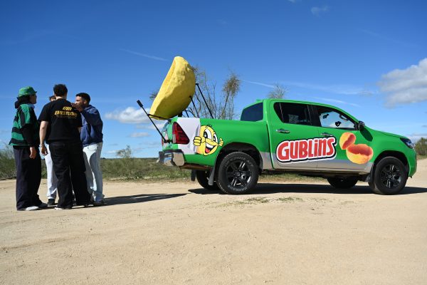 Gublins juega un pilla pilla gigante en coche por toda España  