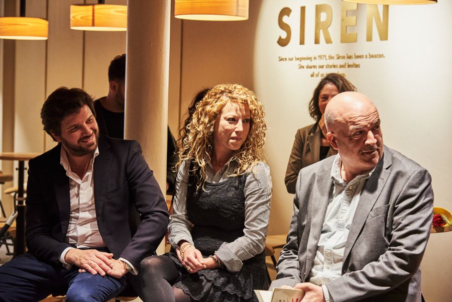 Cuando el café quiere ser cultura, Starbucks y la conquista literaria de Barcelona