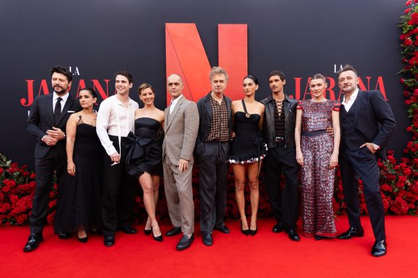 Berlín toma Sevilla: así convirtió Netflix una premiere en un golpe a plena luz  