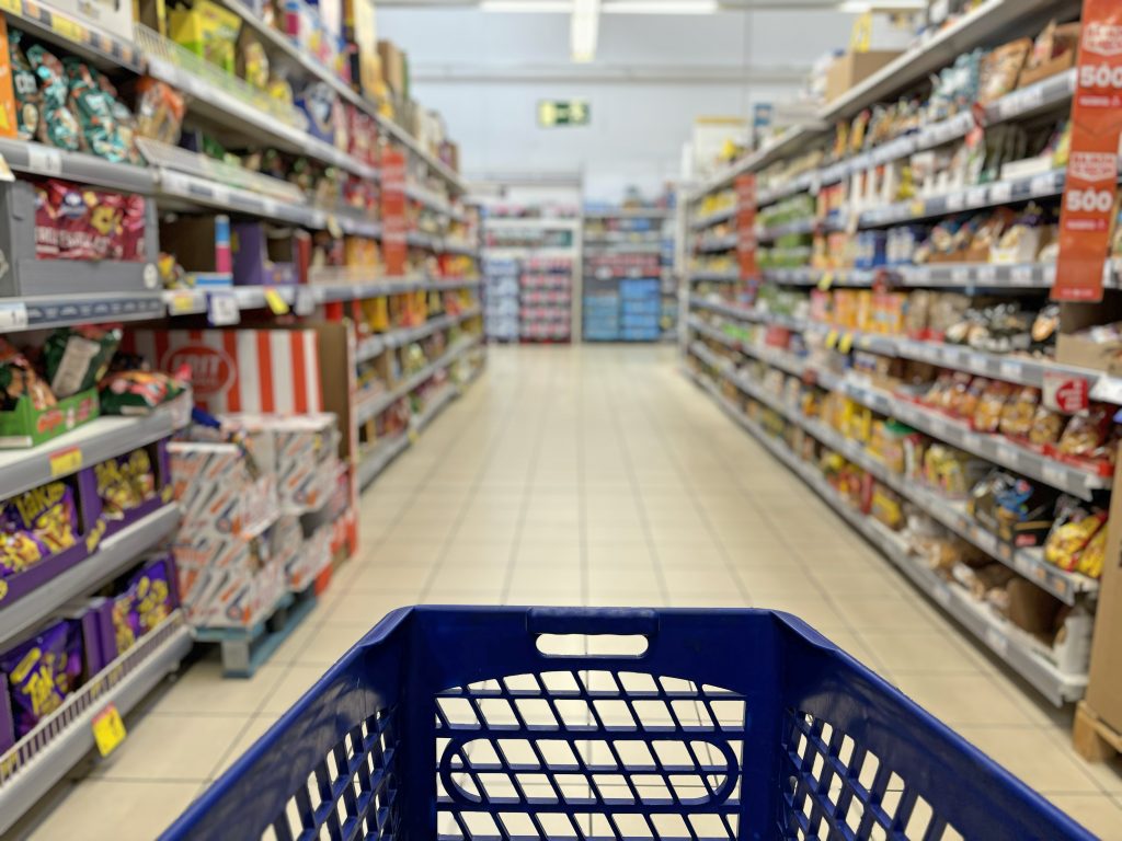Del lineal al directo: cuando los supermercados también quieren ser contenido