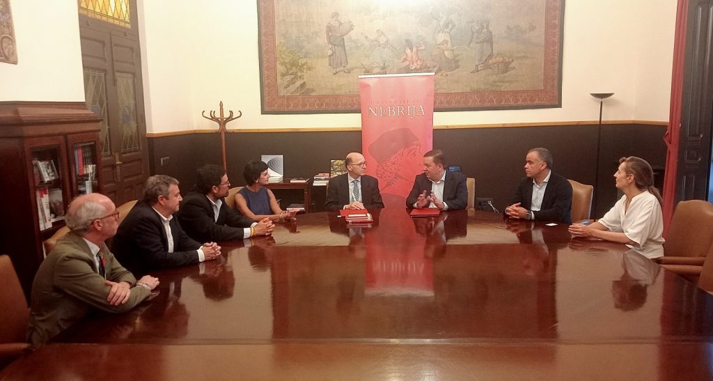 Nuevo acuerdo entre AEVEA y la Universidad de Nebrija para impulsar la profesionalización del sect