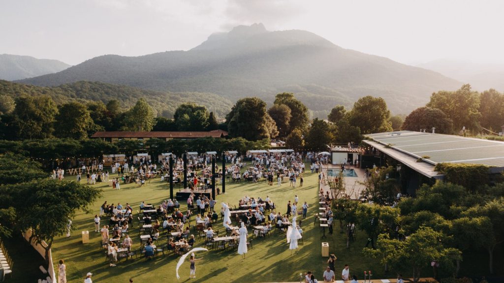8 masías que son la idea fresca y con encanto para tus eventos de verano