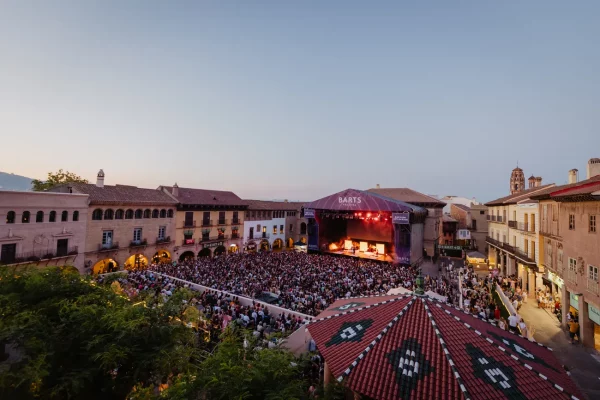 Poble Espanyol: 68.000 asistentes y un Morrissey apoteósico firman el exitazo del primer Barts Fes