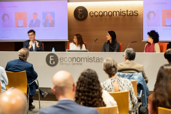 Crecimiento positivo moderado en un entorno incierto en el segundo semestre según AMKTG